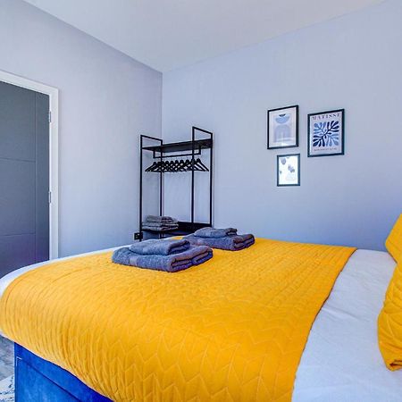 Spacious And Modern 1 Bed 1 Bath Apartment In The Heart Of Истборн Екстериор снимка