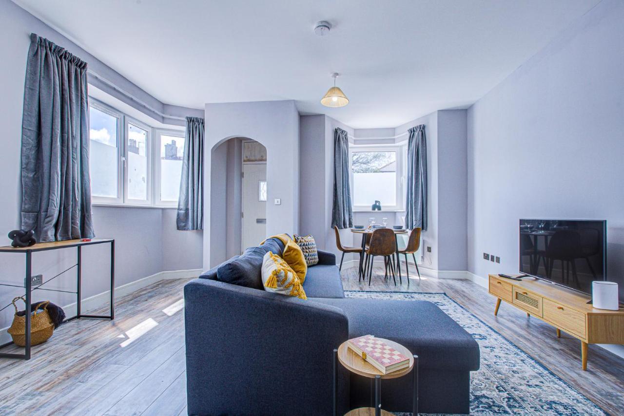 Spacious And Modern 1 Bed 1 Bath Apartment In The Heart Of Истборн Екстериор снимка