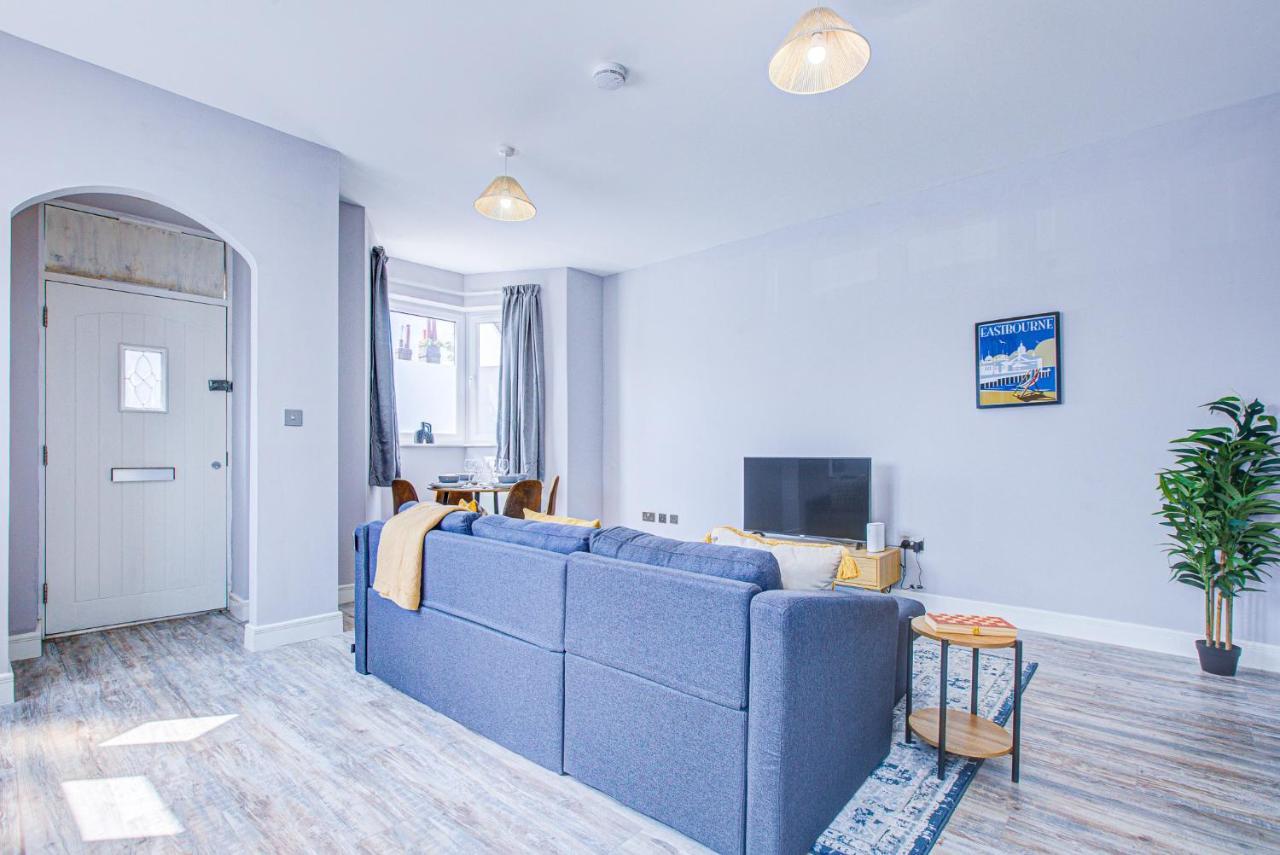 Spacious And Modern 1 Bed 1 Bath Apartment In The Heart Of Истборн Екстериор снимка
