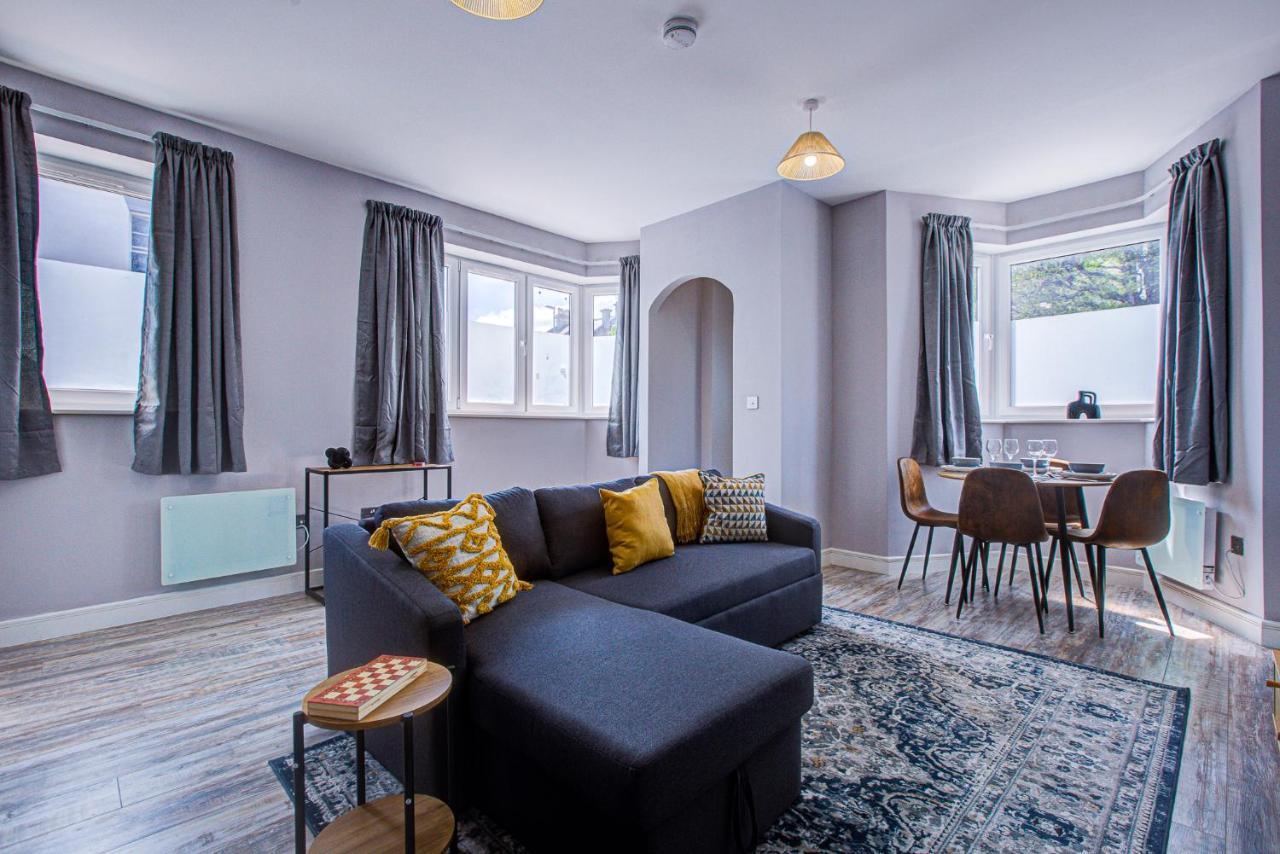 Spacious And Modern 1 Bed 1 Bath Apartment In The Heart Of Истборн Екстериор снимка
