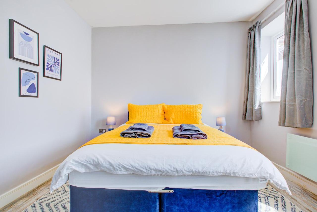 Spacious And Modern 1 Bed 1 Bath Apartment In The Heart Of Истборн Екстериор снимка