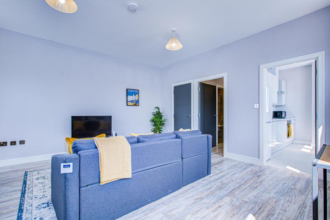 Spacious And Modern 1 Bed 1 Bath Apartment In The Heart Of Истборн Екстериор снимка