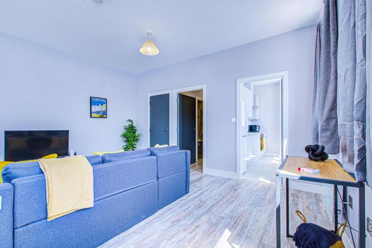 Spacious And Modern 1 Bed 1 Bath Apartment In The Heart Of Истборн Екстериор снимка