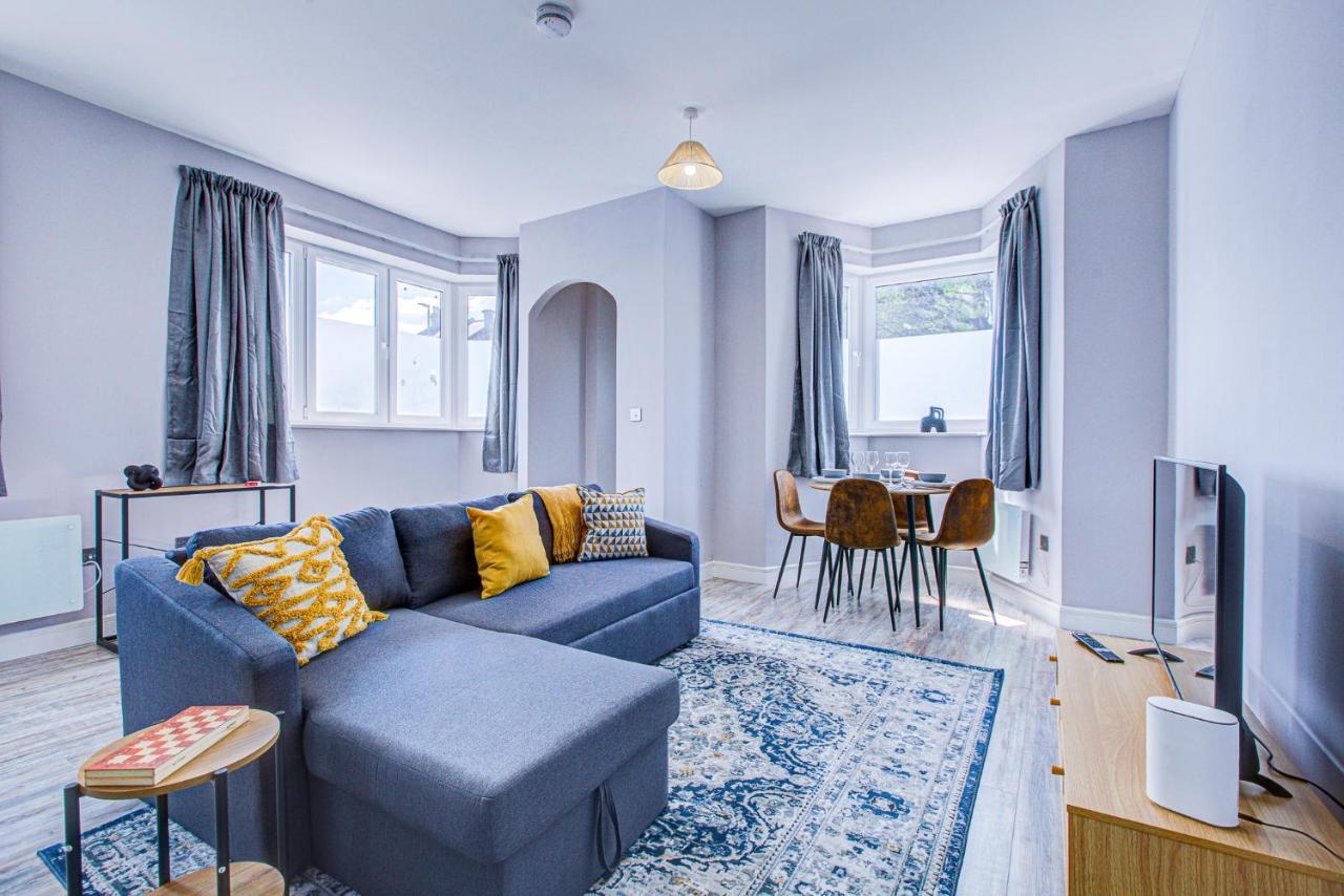 Spacious And Modern 1 Bed 1 Bath Apartment In The Heart Of Истборн Екстериор снимка
