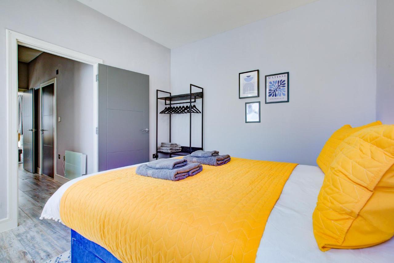 Spacious And Modern 1 Bed 1 Bath Apartment In The Heart Of Истборн Екстериор снимка